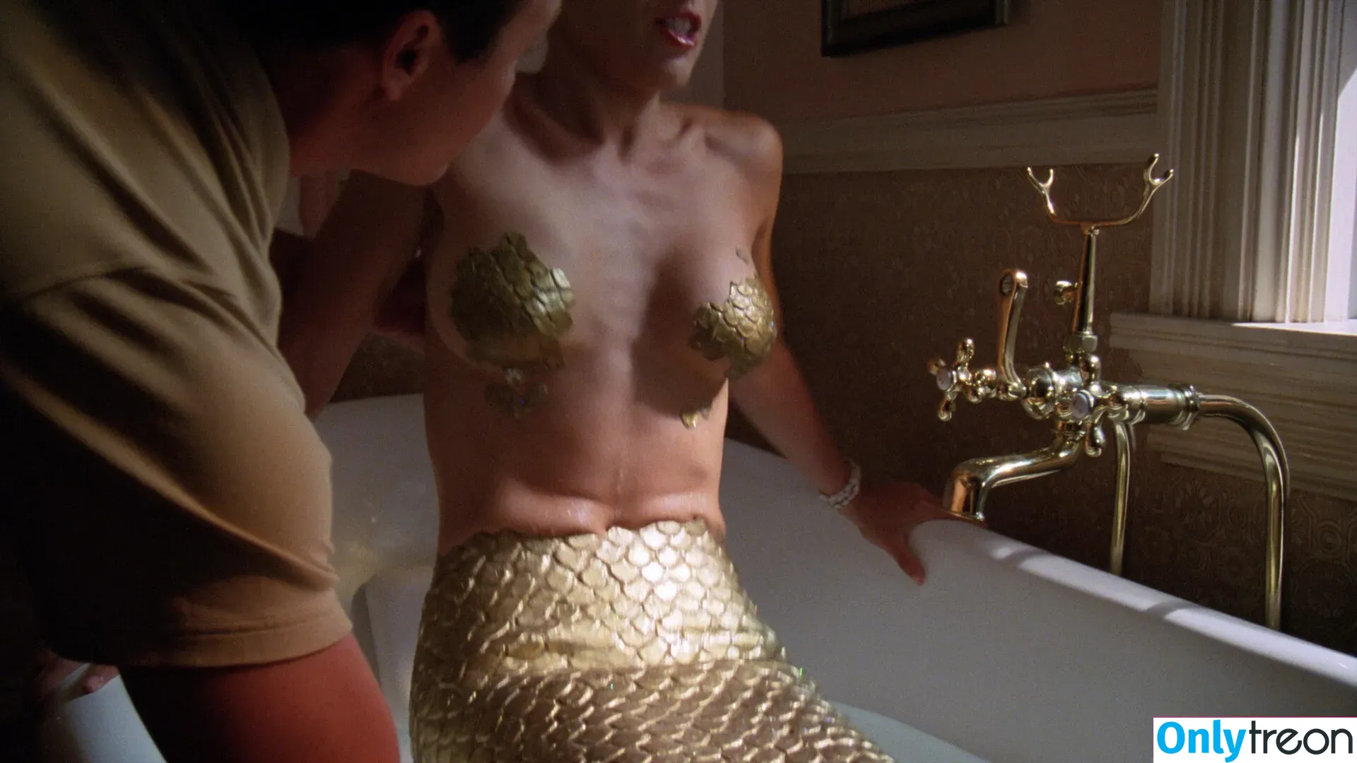 Alyssa Milano nude photo #0195 (alyssa_milano / milano_Alyssa)