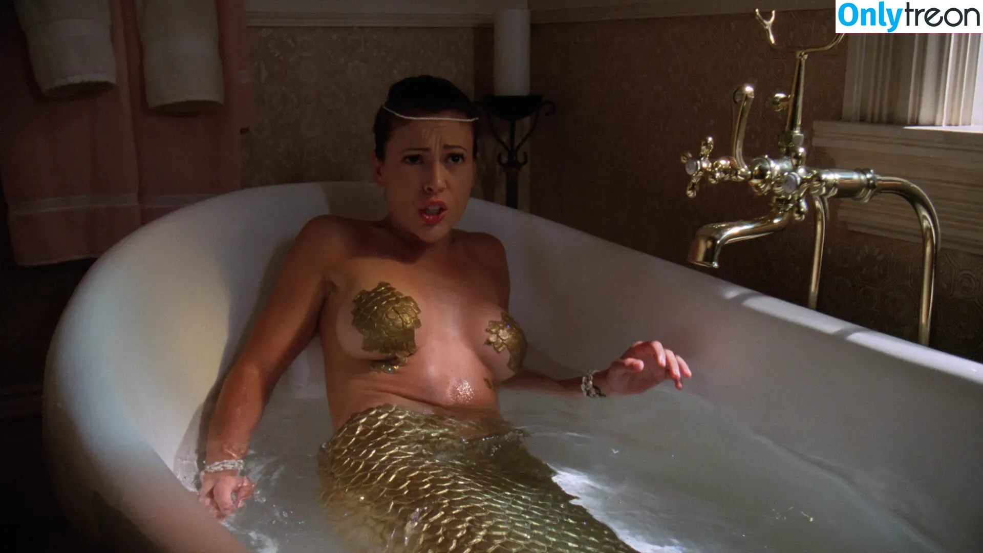 Alyssa Milano nude photo #0199 (alyssa_milano / milano_Alyssa)