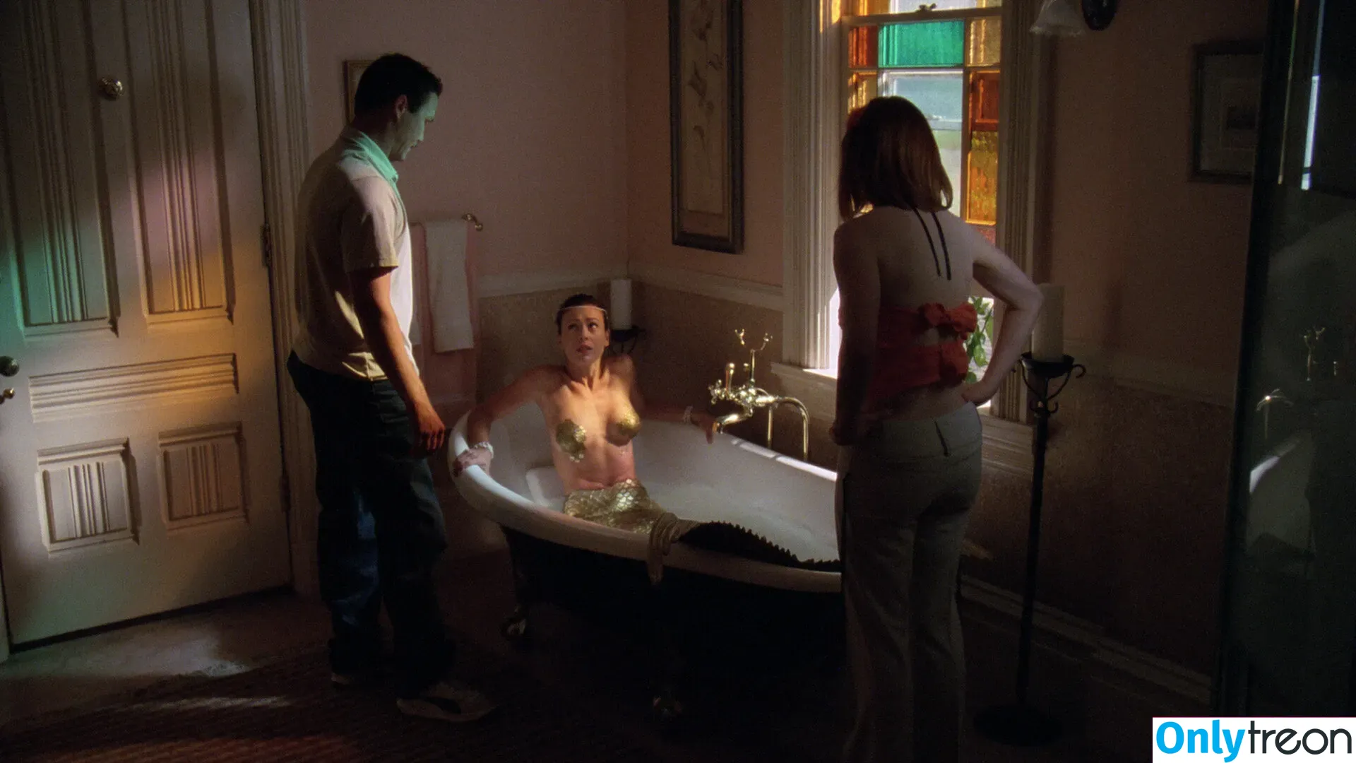 Alyssa Milano nude photo #0200 (alyssa_milano / milano_Alyssa)