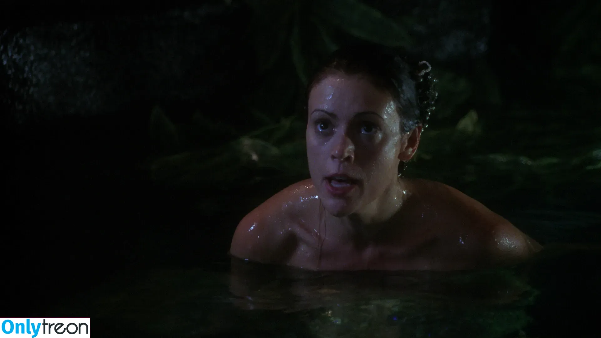 Alyssa Milano nude photo #0204 (alyssa_milano / milano_Alyssa)