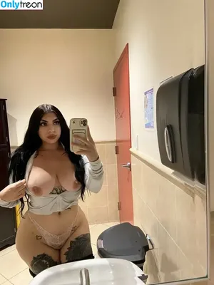 Alyssa Noelle / alyssanoelle69x / alyssanoellex69x nude photo #0019