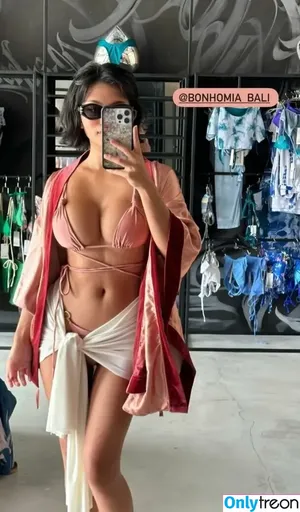 Alyssa Silos / Alythuh nude photo #0377