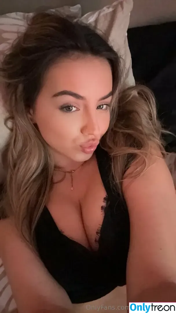 alyssabankss nude photo #0069 (alyssabankss)
