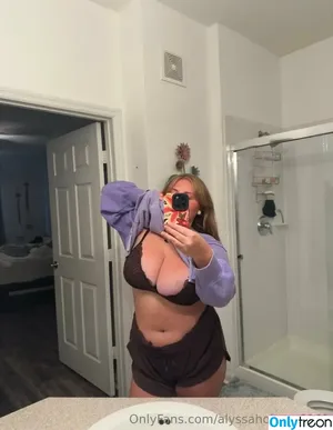 Alyssaholmes6969 / alyssa._.holmes nude photo #0152