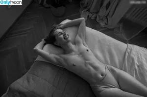  nude photo #0008