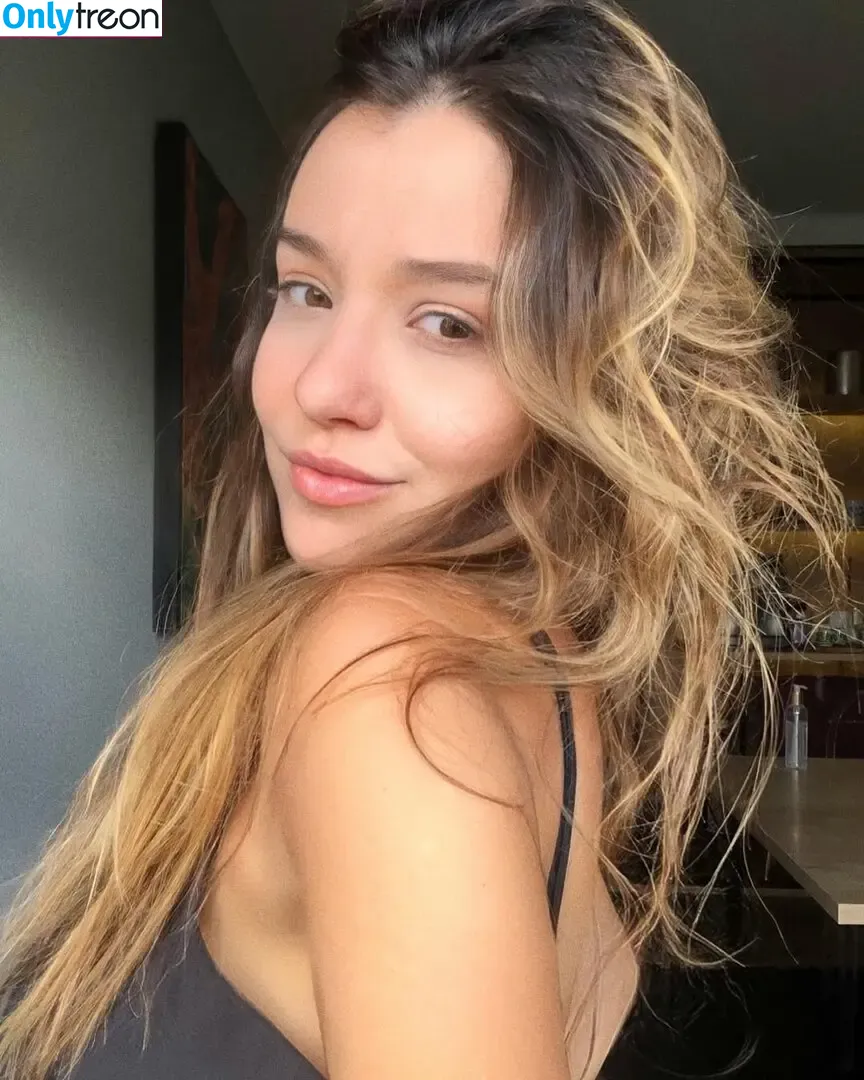 Amanda Castelhano nude photo #0021 (dikacastelhano)