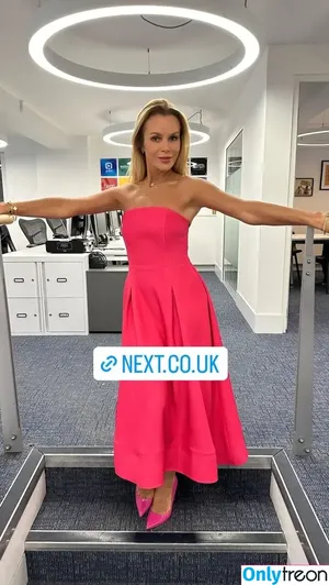 Amanda Holden / amanda_holden / noholdenback nude photo #1361