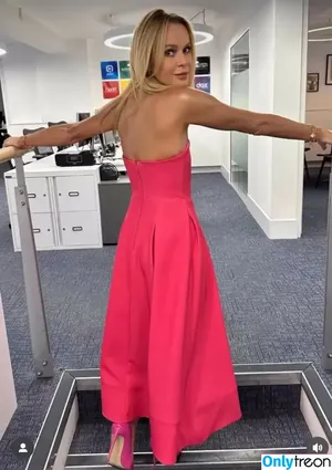 Amanda Holden / amanda_holden / noholdenback nude photo #1413