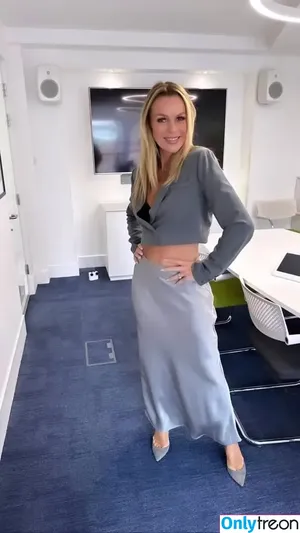 Amanda Holden / amanda_holden / noholdenback nude photo #1417