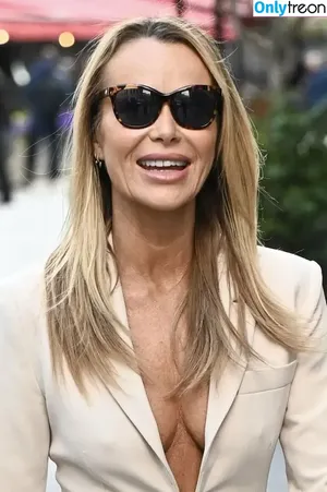 Amanda Holden / amanda_holden / noholdenback nude photo #1472