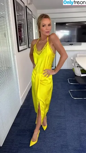 Amanda Holden / amanda_holden / noholdenback nude photo #1492