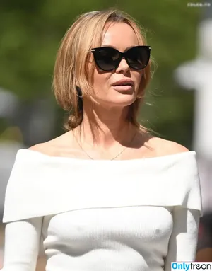 Amanda Holden / amanda_holden / noholdenback nude photo #1515