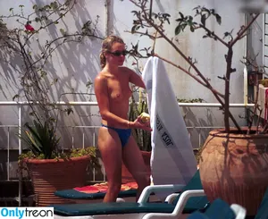 Amanda Holden / amanda_holden / noholdenback nude photo #1542