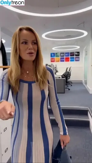 Amanda Holden / amanda_holden / noholdenback nude photo #1611