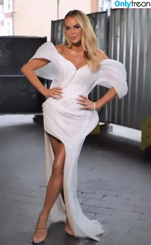 Amanda Holden / amanda_holden / noholdenback nude photo #1651