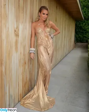 Amanda Holden / amanda_holden / noholdenback nude photo #1671