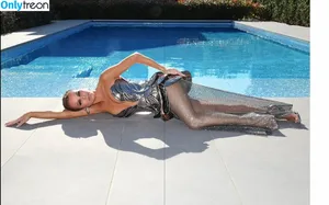 Amanda Holden / amanda_holden / noholdenback nude photo #1695