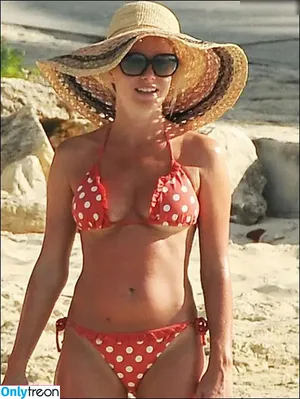 Amanda Holden / amanda_holden / noholdenback nude photo #1744