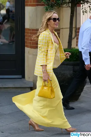 Amanda Holden / amanda_holden / noholdenback nude photo #1899