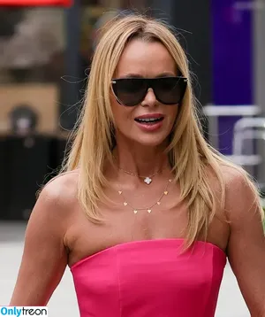 Amanda Holden / amanda_holden / noholdenback nude photo #1935