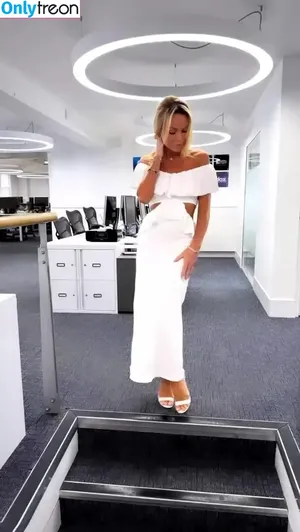Amanda Holden / amanda_holden / noholdenback nude photo #1936
