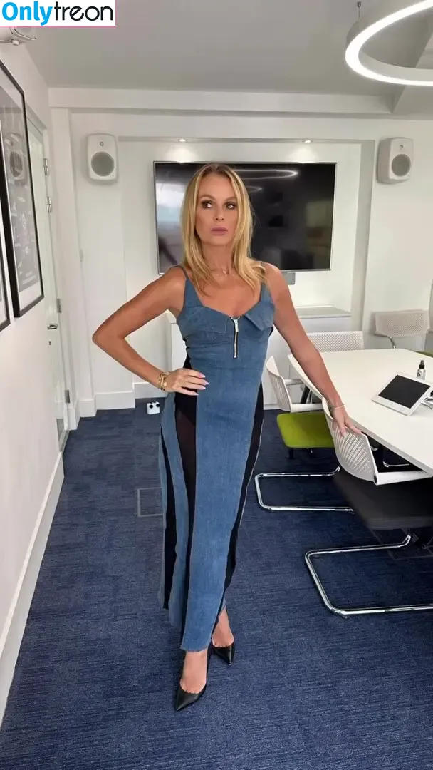 Amanda Holden nude photo #1394 (amanda_holden / noholdenback)