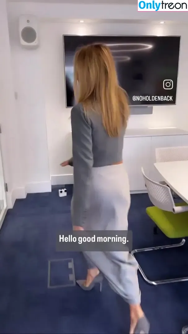 Amanda Holden nude photo #1428 (amanda_holden / noholdenback)