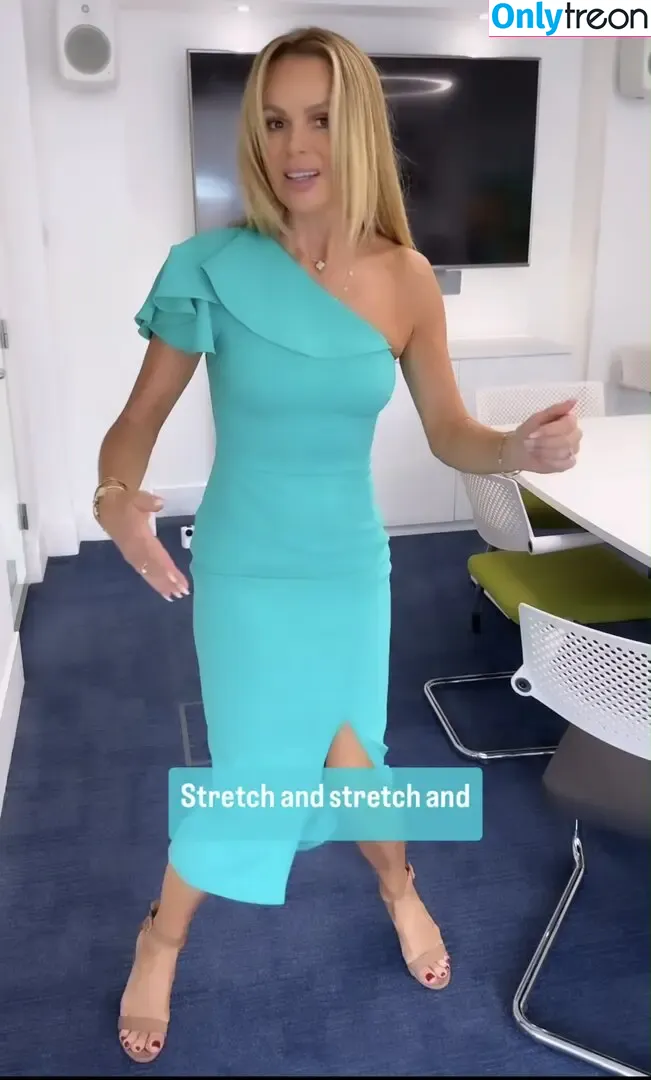 Amanda Holden nude photo #1596 (amanda_holden / noholdenback)