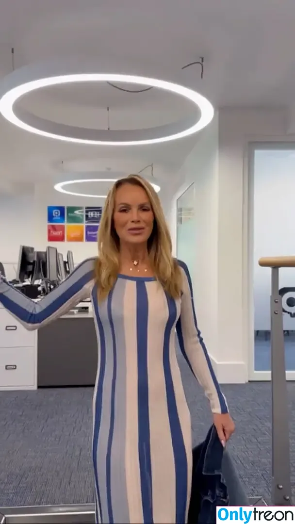 Amanda Holden nude photo #1606 (amanda_holden / noholdenback)