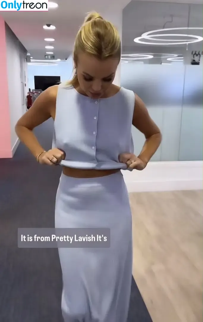 Amanda Holden nude photo #1648 (amanda_holden / noholdenback)