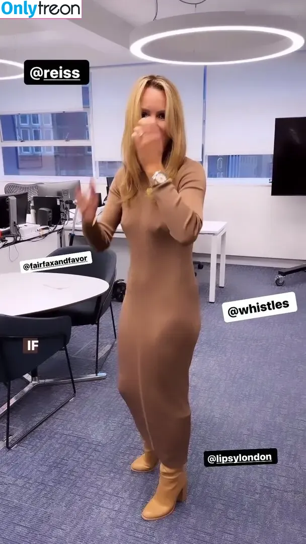 Amanda Holden nude photo #1790 (amanda_holden / noholdenback)