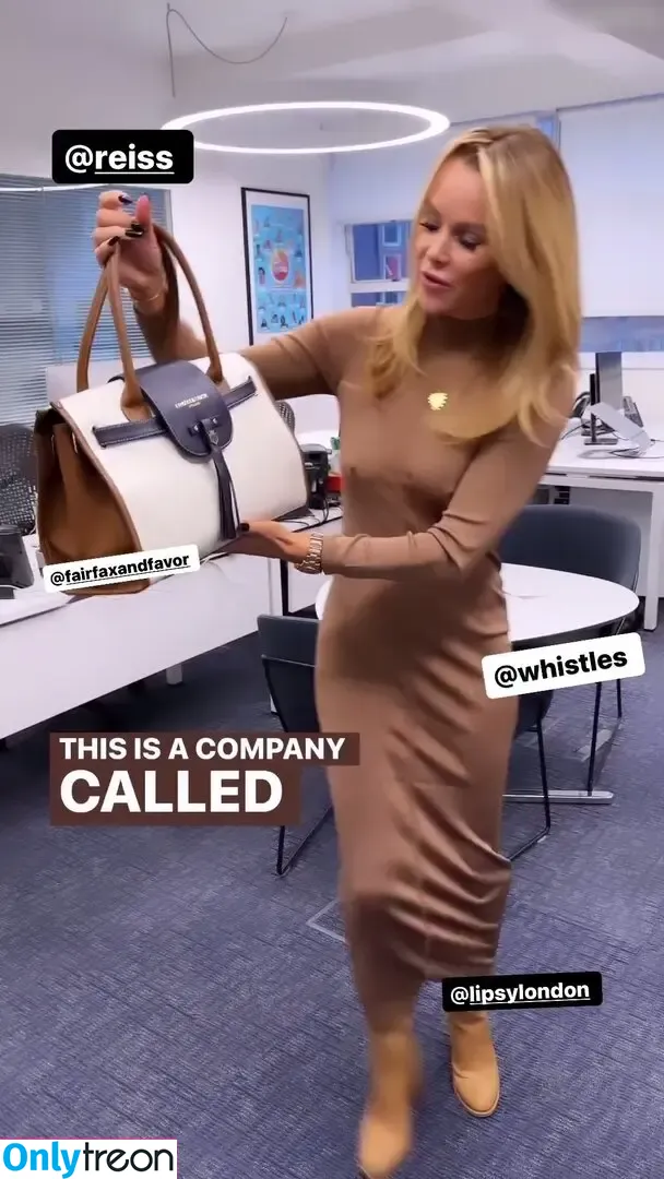 Amanda Holden nude photo #1791 (amanda_holden / noholdenback)