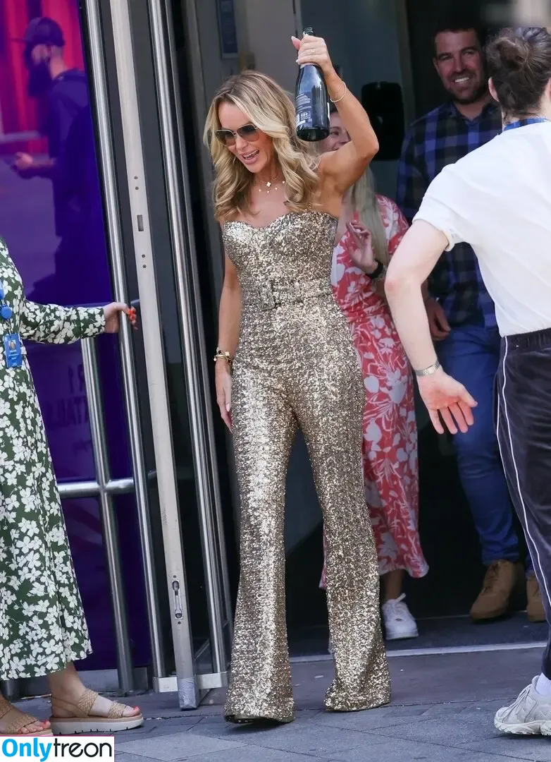 Amanda Holden nude photo #1970 (amanda_holden / noholdenback)