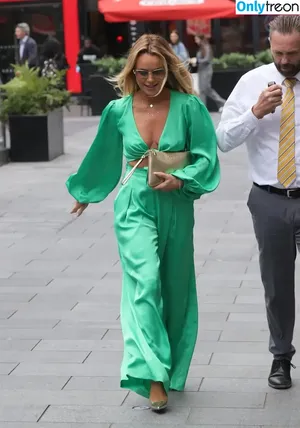 Amanda Holden / amanda_holden / noholdenback nude photo #2011