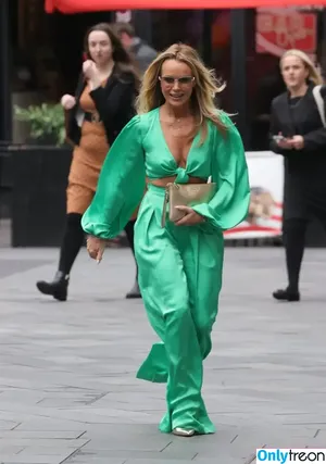 Amanda Holden / amanda_holden / noholdenback nude photo #2013