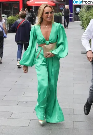 Amanda Holden / amanda_holden / noholdenback nude photo #2017
