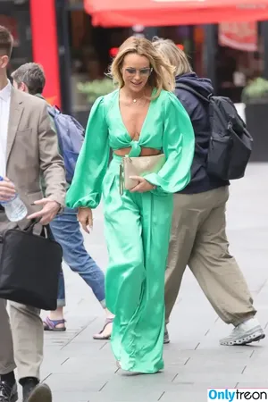 Amanda Holden / amanda_holden / noholdenback nude photo #2028