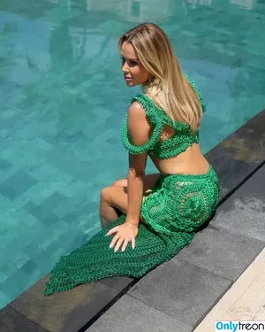 Amanda Holden / amanda_holden / noholdenback nude photo #2030