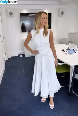 Amanda Holden / amanda_holden / noholdenback nude photo #2035