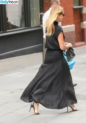 Amanda Holden / amanda_holden / noholdenback nude photo #2134