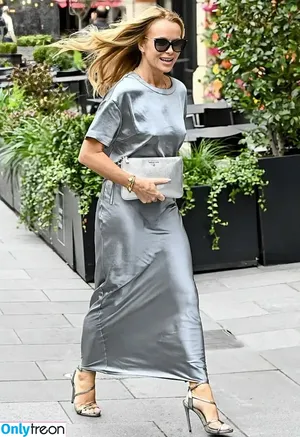Amanda Holden / amanda_holden / noholdenback nude photo #2142