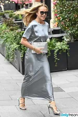 Amanda Holden / amanda_holden / noholdenback nude photo #2147