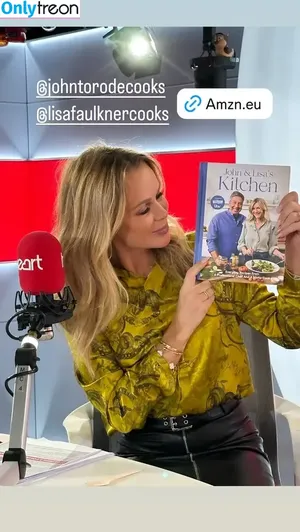 Amanda Holden / amanda_holden / noholdenback nude photo #2168