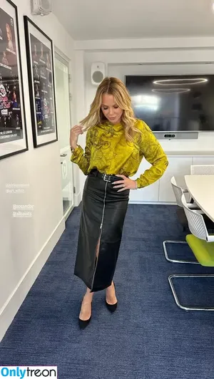 Amanda Holden / amanda_holden / noholdenback nude photo #2169