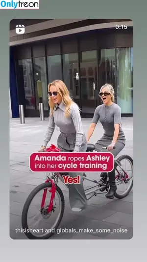 Amanda Holden / amanda_holden / noholdenback nude photo #2235