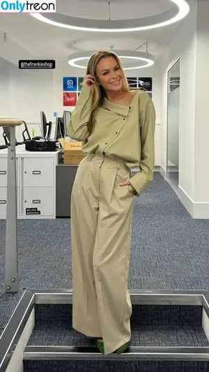 Amanda Holden / amanda_holden / noholdenback nude photo #2264
