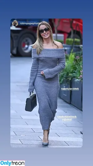 Amanda Holden / amanda_holden / noholdenback nude photo #2311