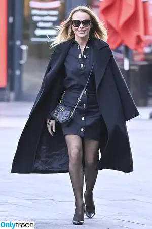 Amanda Holden / amanda_holden / noholdenback nude photo #2358