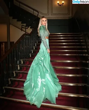 Amanda Holden / amanda_holden / noholdenback nude photo #2394