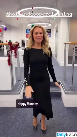Amanda Holden / amanda_holden / noholdenback nude photo #2405